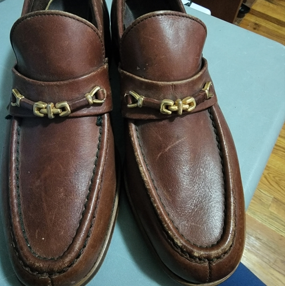 Sebago Brown Leather Loafers, Gold Accents for Men (size 7.5)/Women(size 9.5)